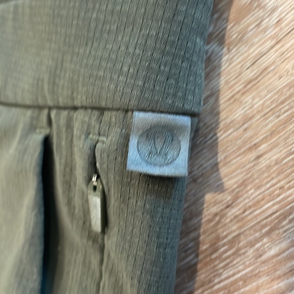 Green breathable Lululemon work pants - Picture 2 of 5